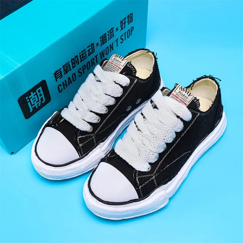 

2025 Spring and Autumn Couple New Canvas Shoes Black Heightening Casual for Men Women dad shoes