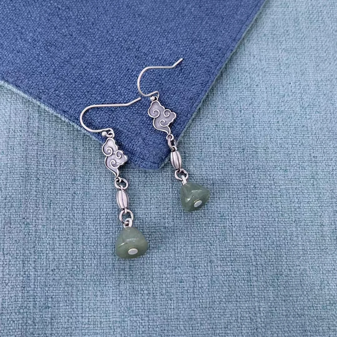 

Langyan Ethnic Vintage 925 Sterling Silver Cloud Emerald Lotus Drop Earrings Women's Matte White Shell Butterfly Hanging Earring