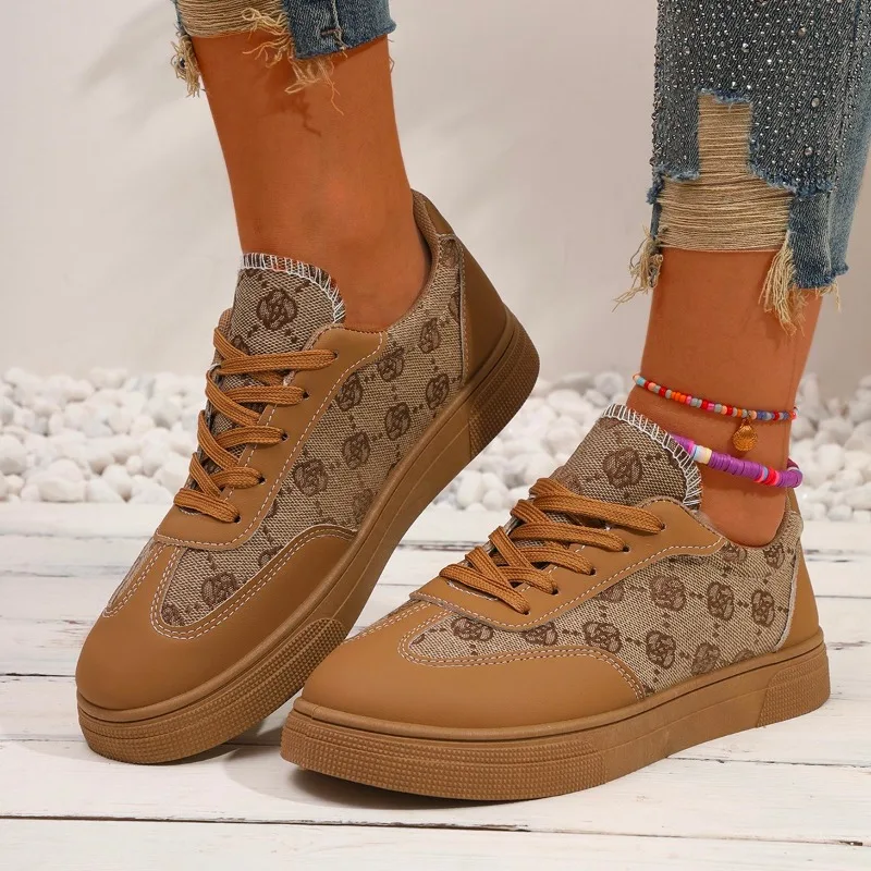 

2024 Thick Soled New Trendy and Fashionable Board Shoes for Women's Autumn Versatile Retro Lace Up Casual Sports Single Shoes