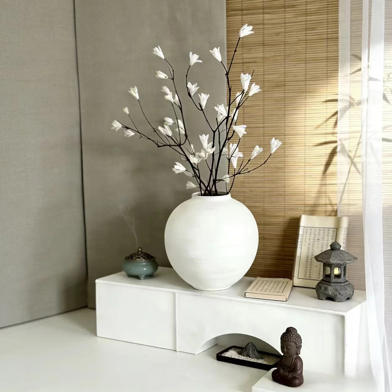 

Натуральные сушеные ветки магнолии с ароматными плодами: декоративные аксессуары для гостиной в стиле дзен, сухоцветы