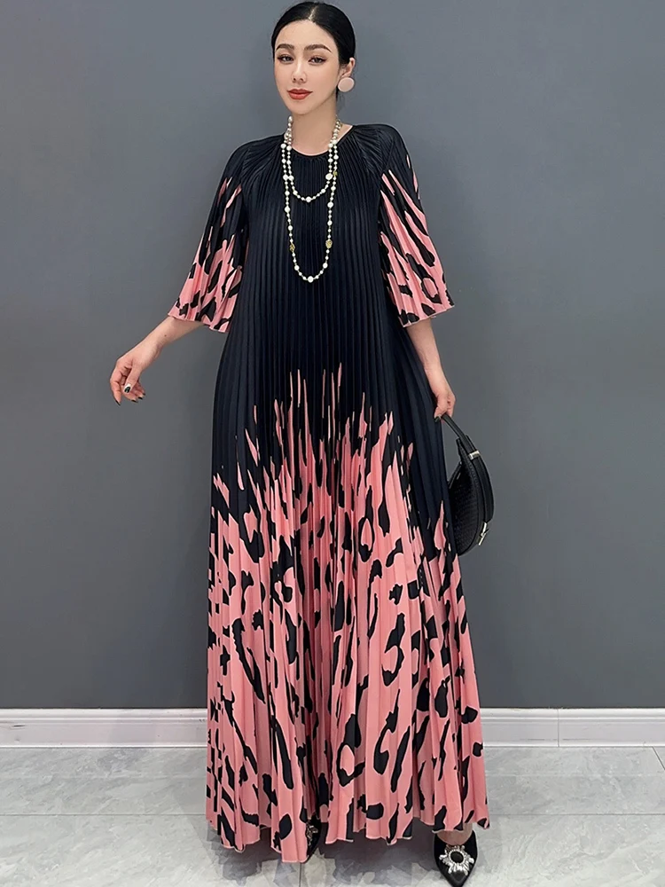 SHENGPALAE Hundred Pleated Printed Long Dress With Round Neck 2024 Summer New Half Sleeves Elegant Ladies Flare Dresses 5R9757