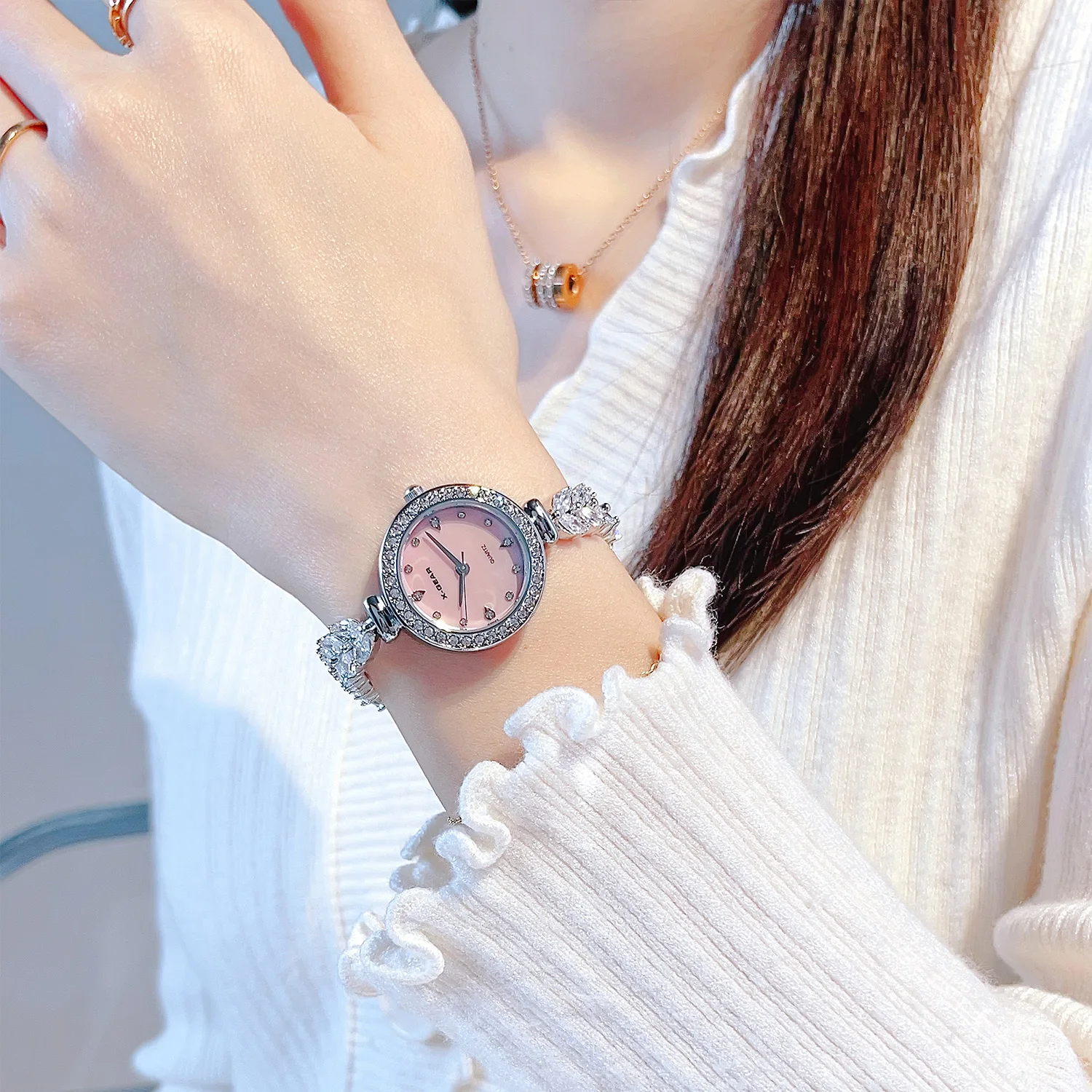 

Женские часы X-GEAR, нишевые, легкая роскошь, водонепроницаемый браслет с маленьким циферблатом, оригинальные новые женские часы 2025 года