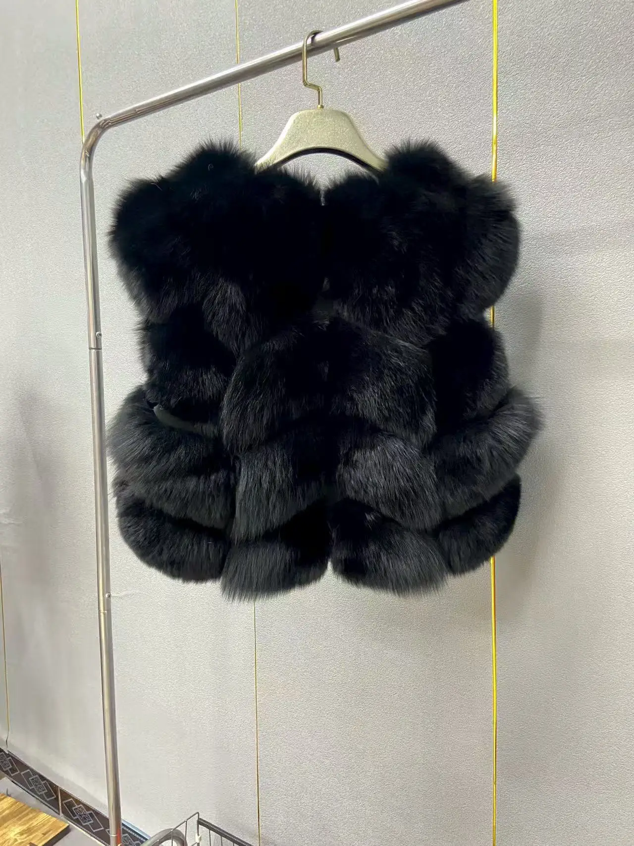 2025 Hot Fashion Women Real Fox Fur Vest Sleeveless Gilet Short Natural Fur Jacket