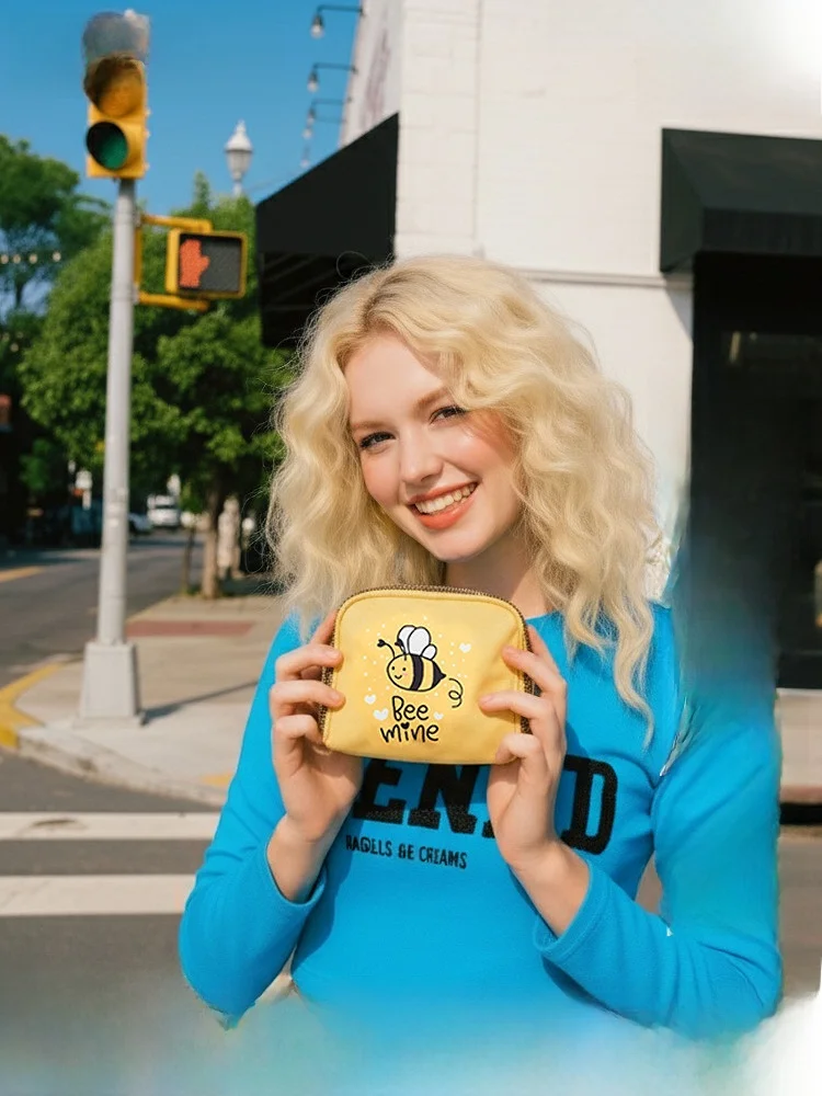 

LeSportsac Trendy Series Cute Cosmetic Storage Phone Bag Women's Clutch Bag Cartoon Print Fabric Handbag Faionable