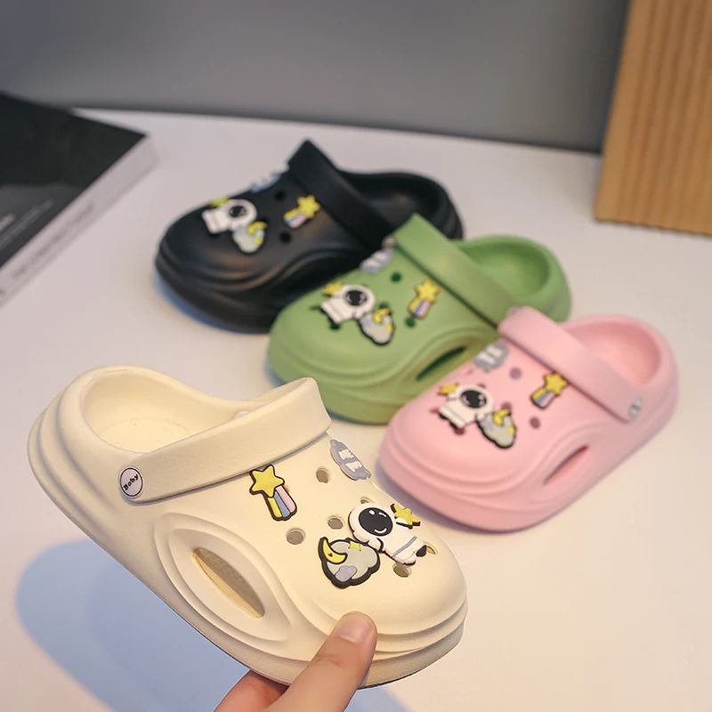 

2024 New Summer Sandal for Kids Cute Cartoon Clogs Children Breathable Hollow-out Quick-dry Garden Shoes Soft Bottom EVA Slipper