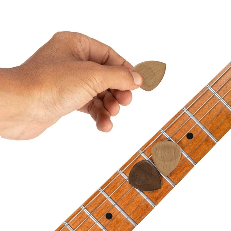 2pcs Portables Pick Holders Professional Strong Grip Guitar Pick Clip for Acoustic or Electric Guitars
