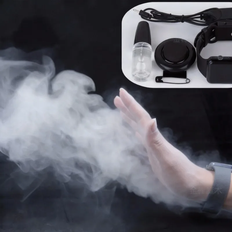 

Remote-controlled smoke machine, mini smoke generator, magic trick prop, smoke machine for miniature landscape photography.