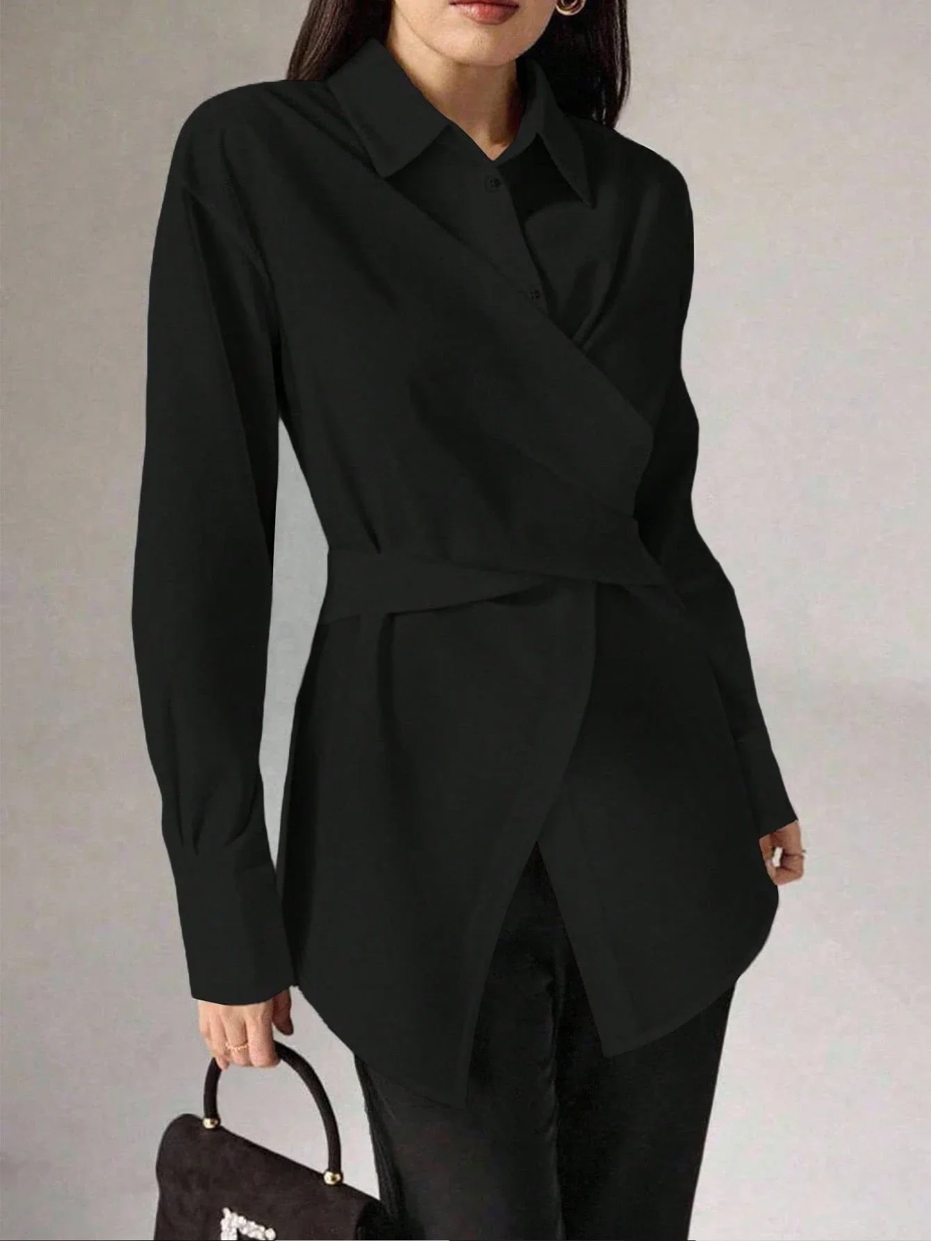 

Женская рубашка с асимметричным подолом и длинными рукавами, однотонная, в минималистичном стиле, для офиса и повседневной носки