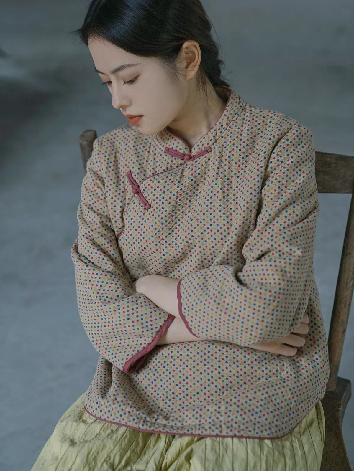 Women's Floral Pattern Stand Collar Soft Quilted Jacket Retro Chinese Traditional Frog Button Cheongsam Style Fitted Short Coat