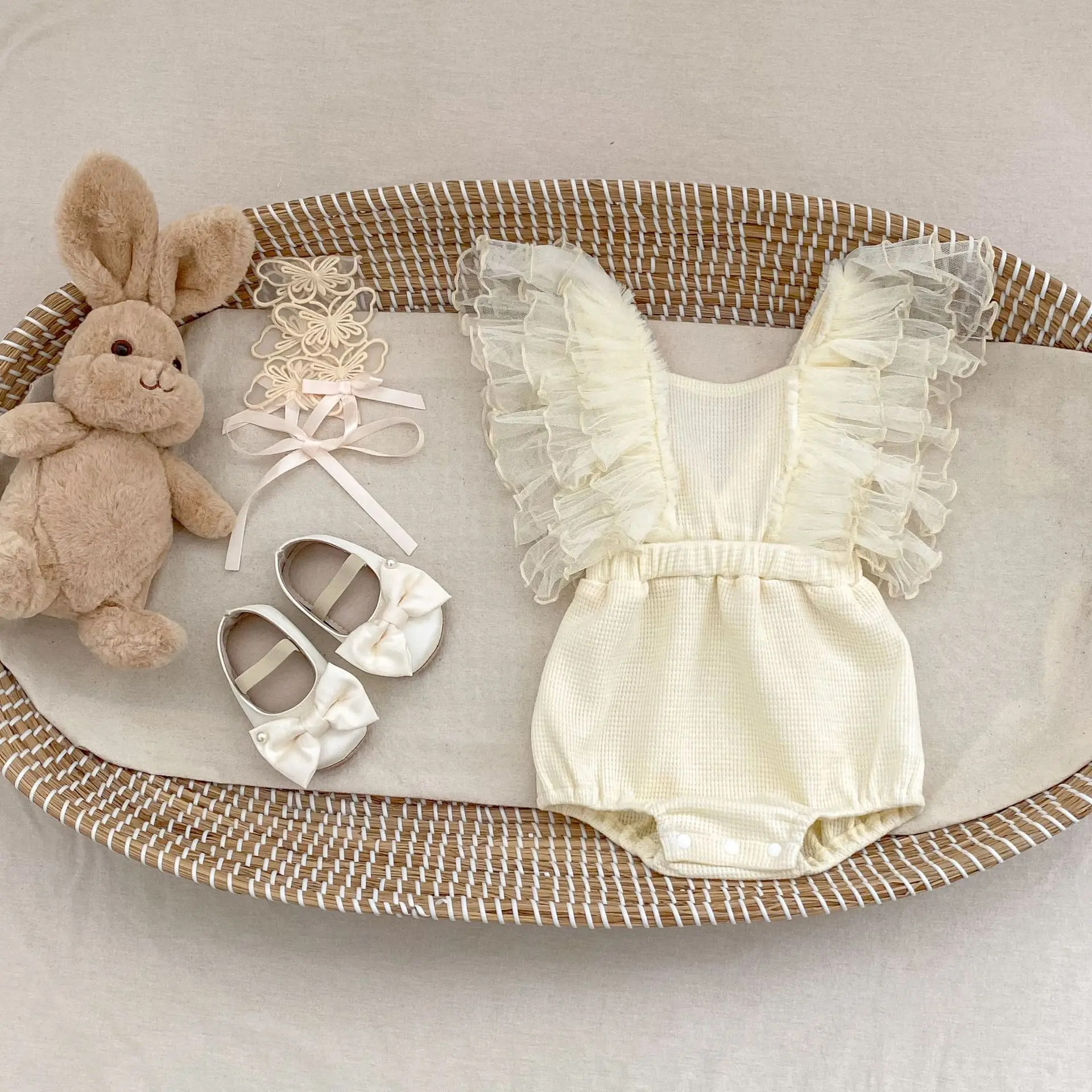 

Summer new style baby clothes for 0-3 years old, exquisite baby girl mesh big flying sleeves triangle suit one-piece top