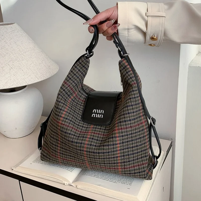 

Ladies Tote Bag Made Of Premium Leather Boasting High-End Quality And Paris Trendy Daily Look ​