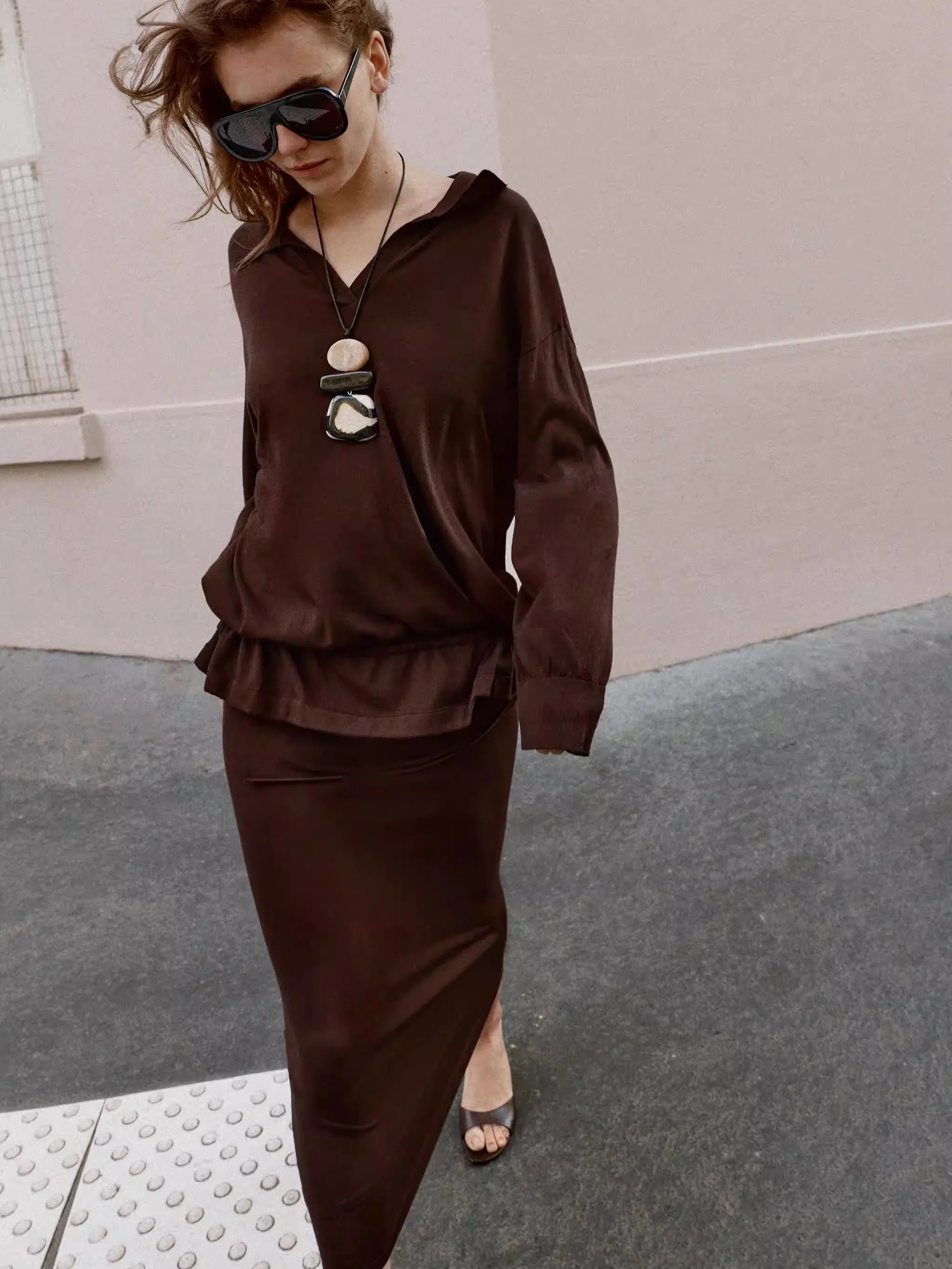 

Весенняя новинка: Женский вязаный свитер с воротником 6236023 717 и юбка 6236024 717. Этнический сценический костюм. Модный и трендовый.