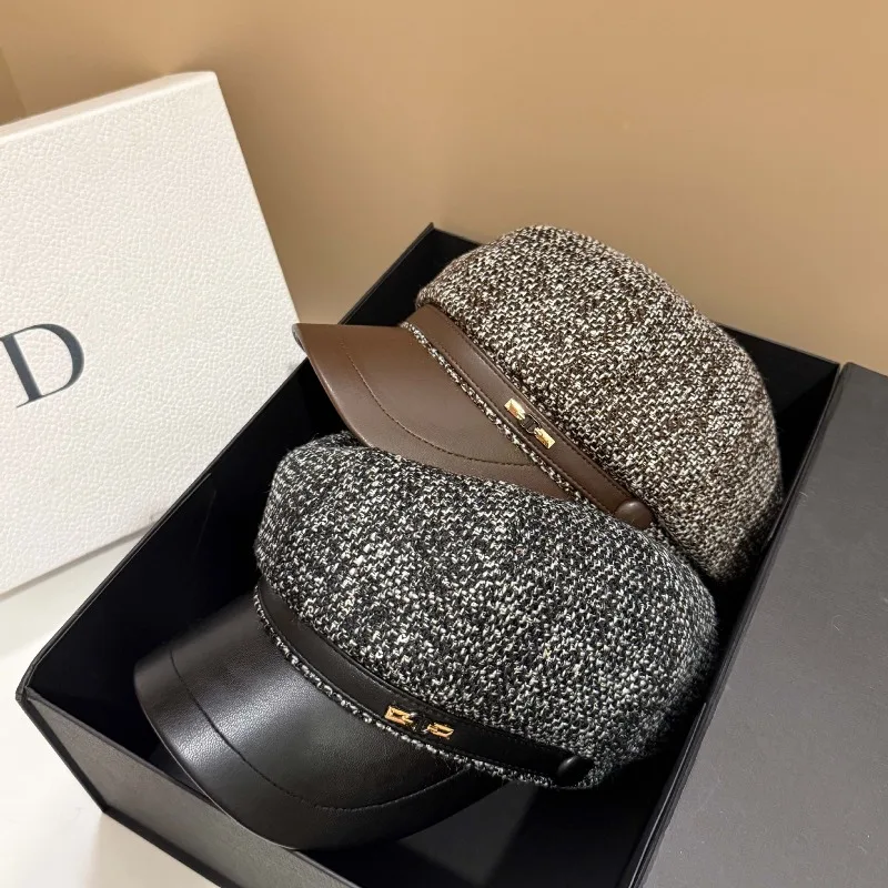 ​ ​ جديد وصول ضوء الفاخرة الترتر قبعة البيريه النسخة الكورية houndstooth جلدية حافة مكافحة الشيخوخة الرسام البحرية قبعة للنساء ​ ​
