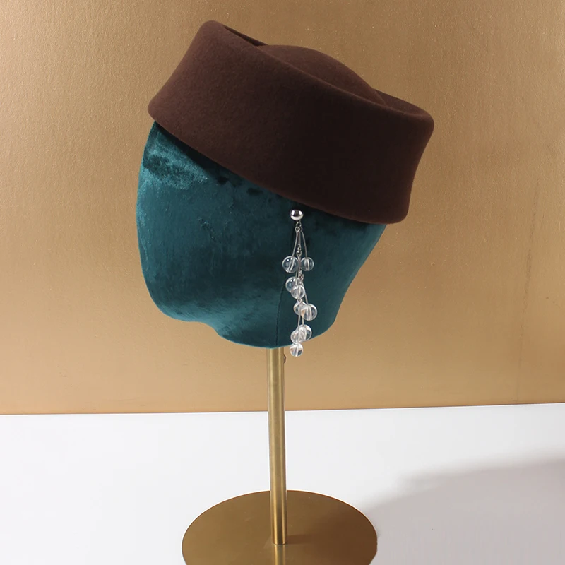 Britische Retro-Aristokratische Mode-Stewardess-Mütze aus Wolle für Damen, elegante französische kleine 54 cm Miniatur-Mütze – Detail 12