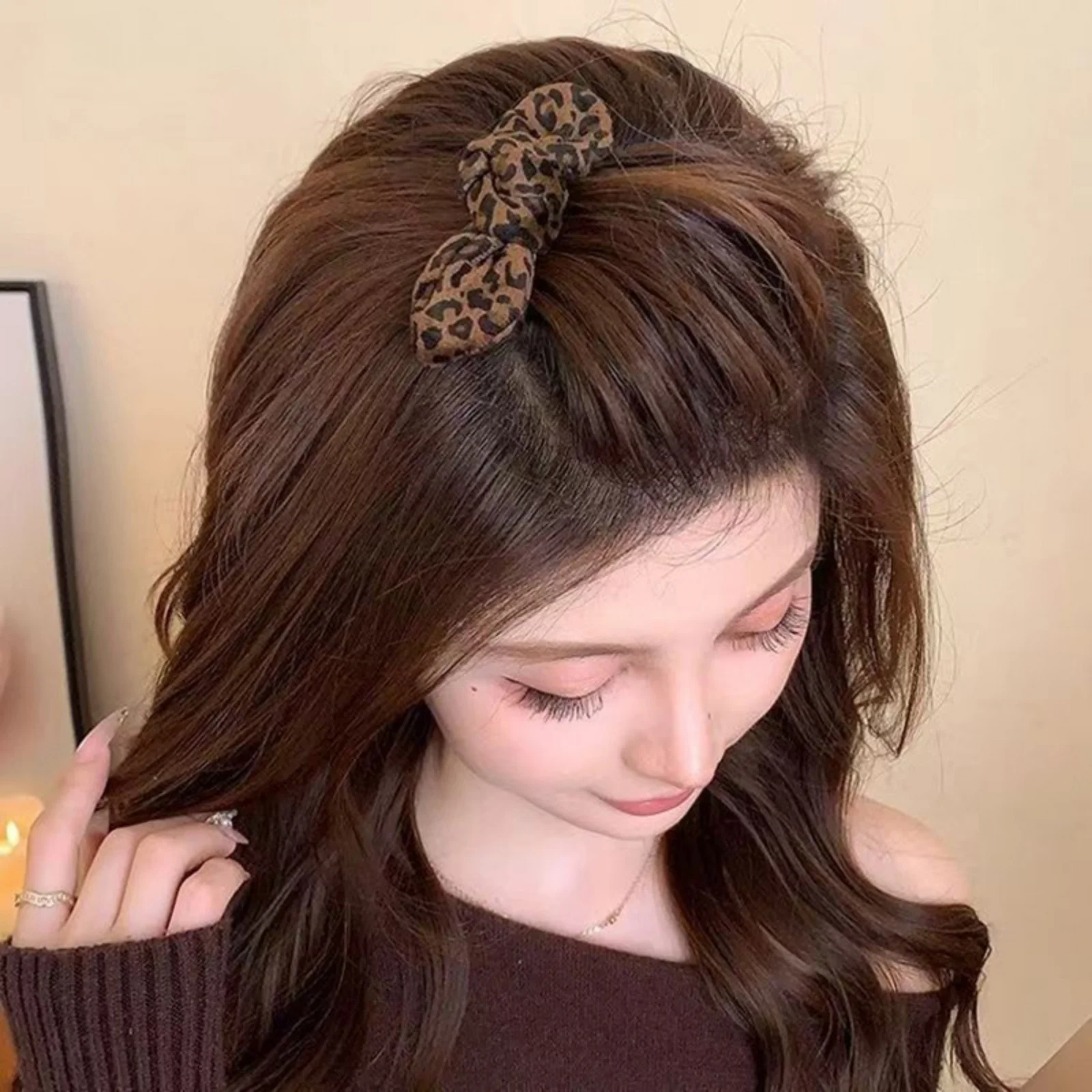 1PCLeopard Print Bow Hair Combs For Women Cute Plush Bow Hair Barrettes Non-Slip Metal Hair Styling Combs Fashion Hair Accessory view 4