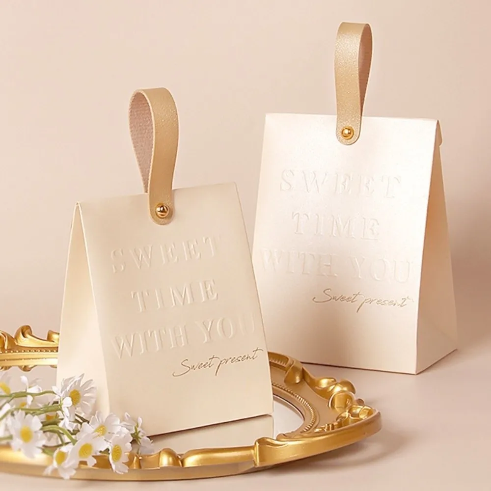 10pcs Kraft Paper Wedding Gift Box Red Embossed Pattern Gift Packaging Box Leather Handle Wedding Candy Bag Party Supplies
