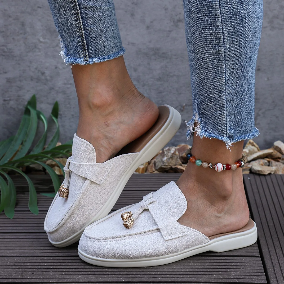Women Baotou suede beaded decoration Tassel Slip on Flat Heel Slippers Mule Loafers Outdoor casual Non-slip Comfortable Shoes