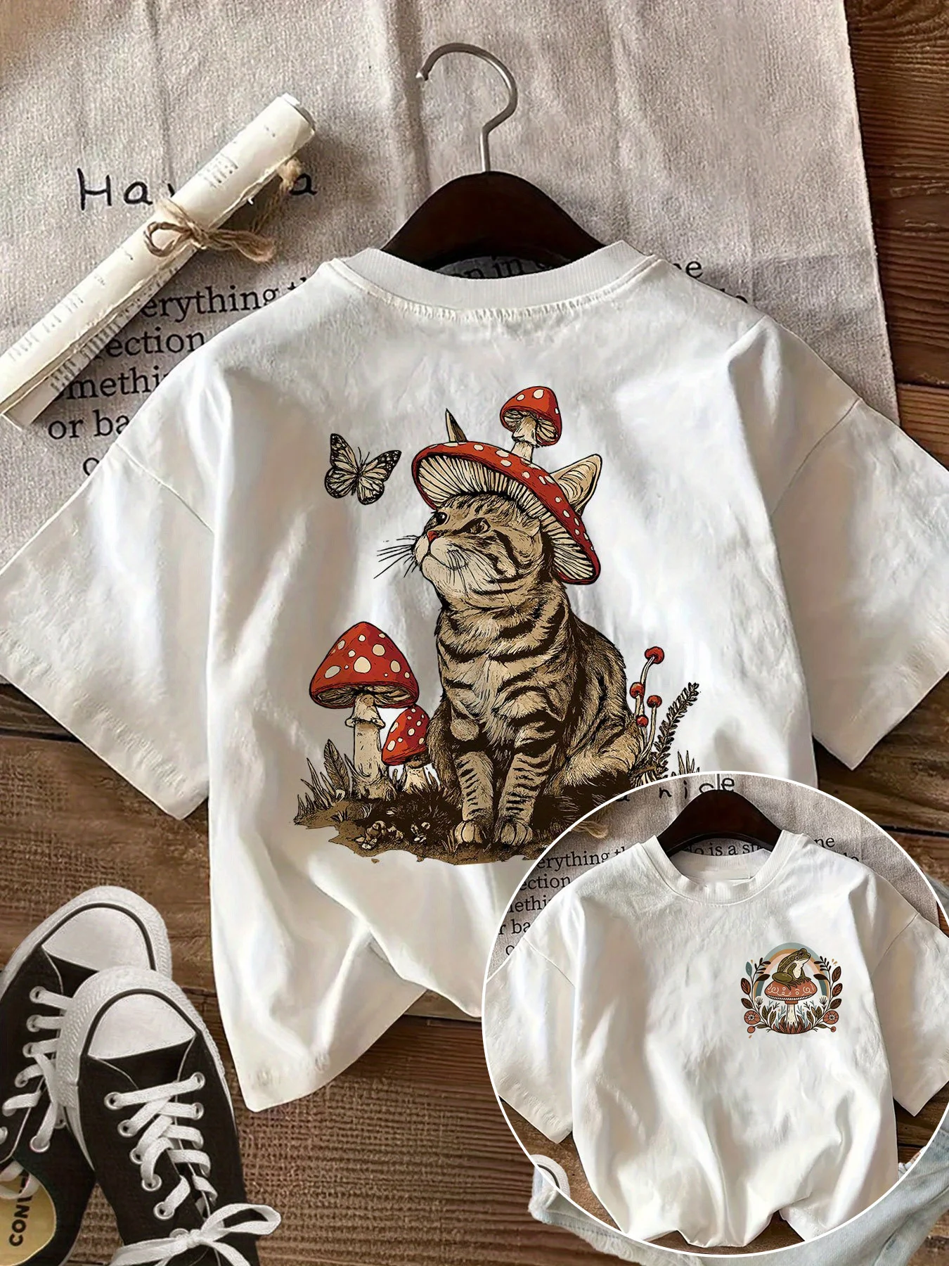 [Front and Back Double Image] Summer Retro Style Double-Sided Printed Short Sleeve Round Neck T-Shirt, Patterns Include Frogs, Flowers, and Mushrooms