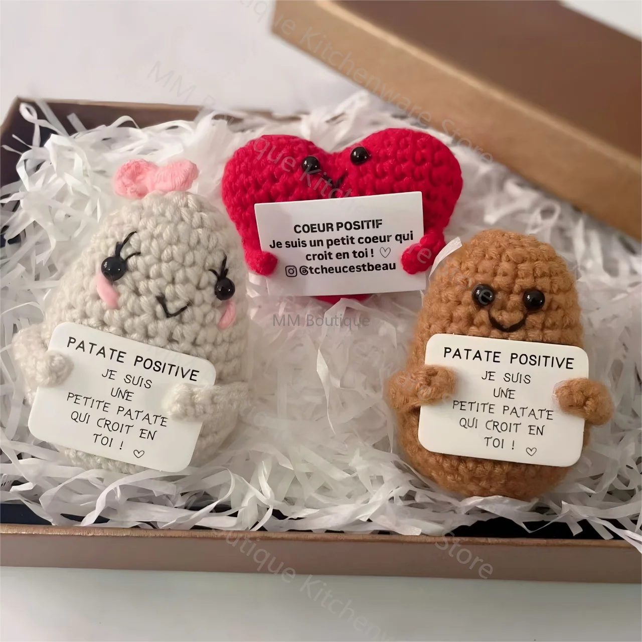 Französische Strickwaren mit positiven Kartoffeln – Tischdekoration, Autozubehör, geschmücktes Haus und Geschenk voller Vitalität – Detail 3