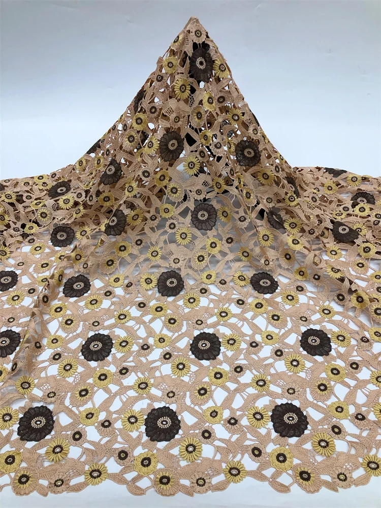 Neuer Stil Nigerianischer Spitzenstoff 2026 Hochwertige Wasserlösliche Bestickte Modische Weiche Spitze 5 Yards – Detail 8