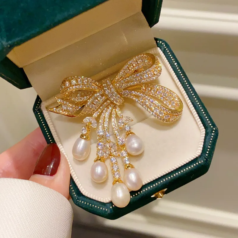 CC Exquisite Brooches Bow-knot Shape Sweater Pins Full of Sparkly Zirconia Frashwater Pearl Tassel  Corsage Luxury Jewelry B377