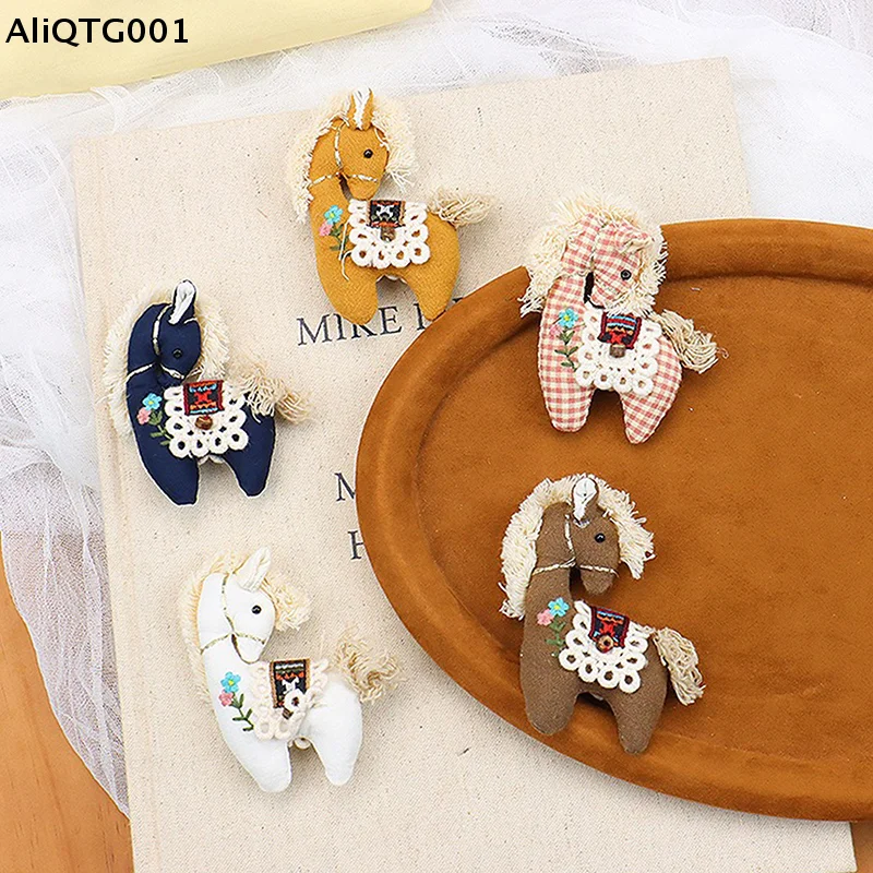 

1PC Pink Plaid Pony Cartoon Fabric Brooch Cute Embroidered Stuffed Animal Accessory for Clothing