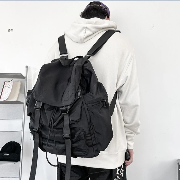 

Nylon lightweight, large-capacity, lockable men's backpack, waterproof, commuting and travel computer backpack