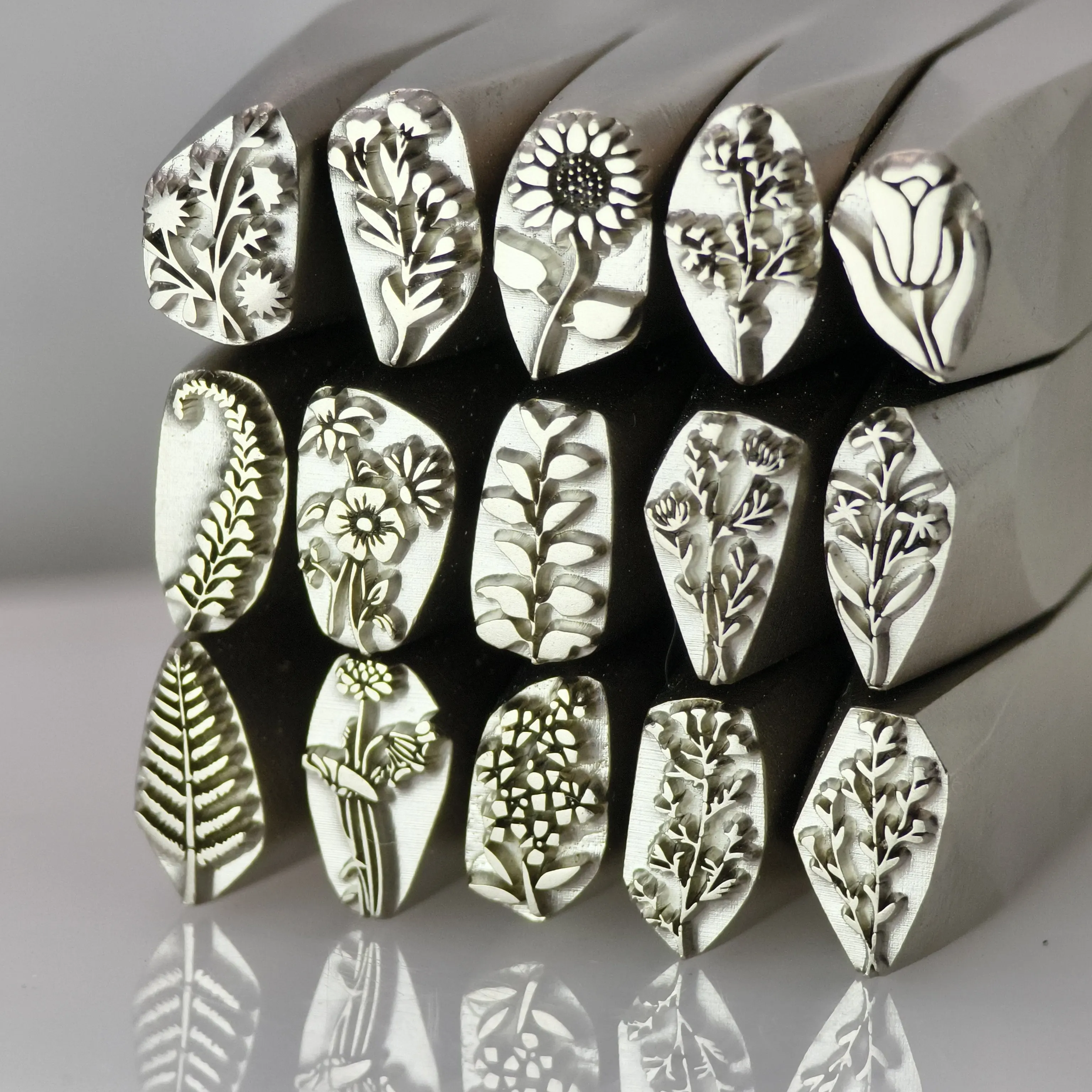 Chisel Seal Chisel Engraving Auspicious Words Birthday Flower Gold Tool Mold Steel Processing Flower Language