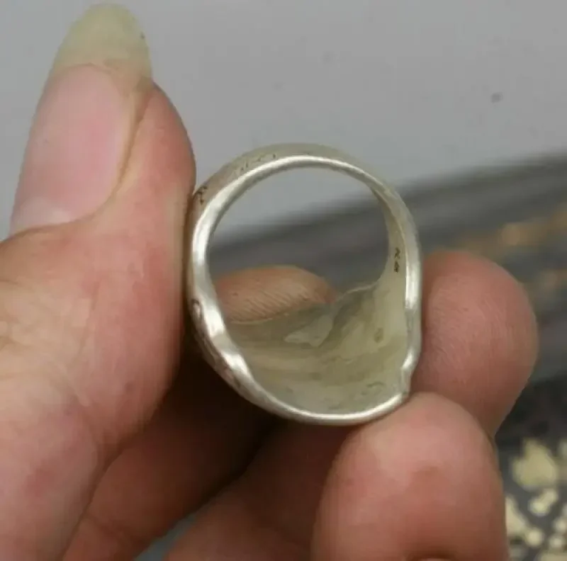 2.9 سنتيمتر الصينية القديمة مياو الفضة كيلين كيلين الوحش رئيس مجوهرات اليد الدائري التميمة فنغشوي