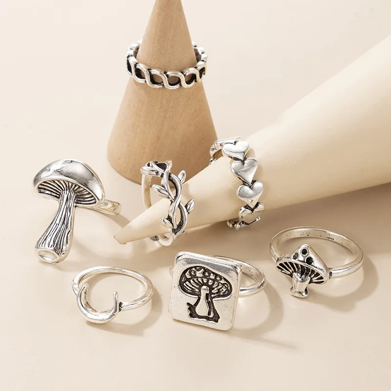 7Pcs/Set Vintage Goth Mushroom Rings For Women Punk Silver Color Heart Moon Geometric Finger Ring Set Goblincore Gothic Jewelry