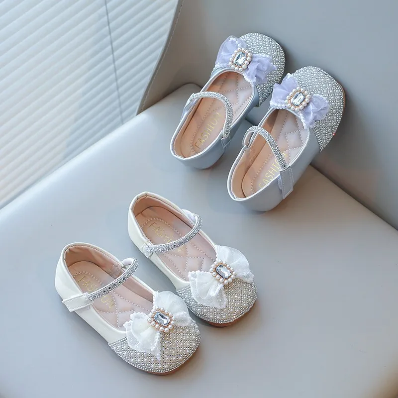 Girls Sandals Silver Bow Crystal Flat Bottom Little Girl Baby Princess Shoes Beige Round Head Thin Soft Non-slip Kids Sandals