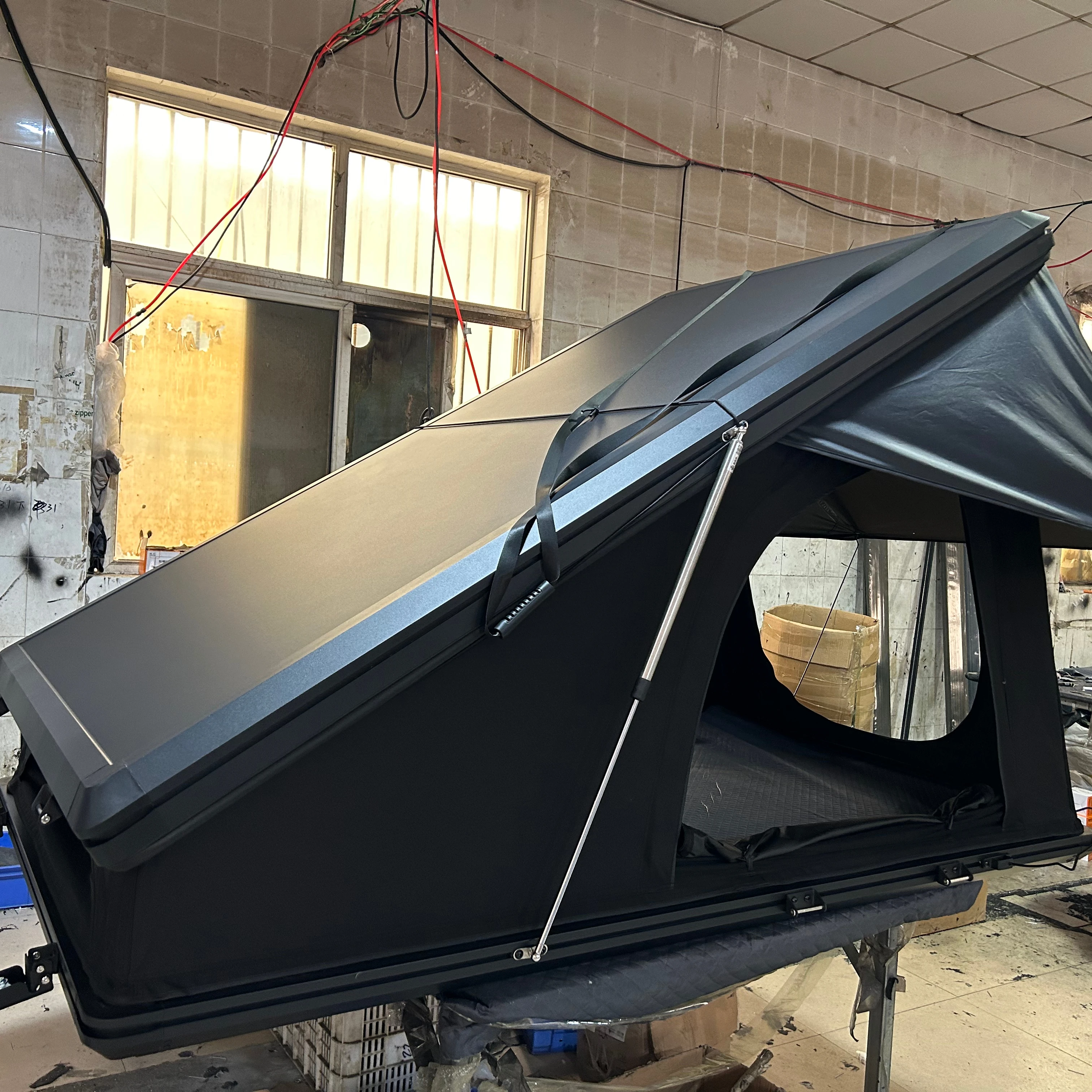 

2-3 People Car Roof Top Tent Aluminum Camping Car Tent Hard Shell SUV With Ladder