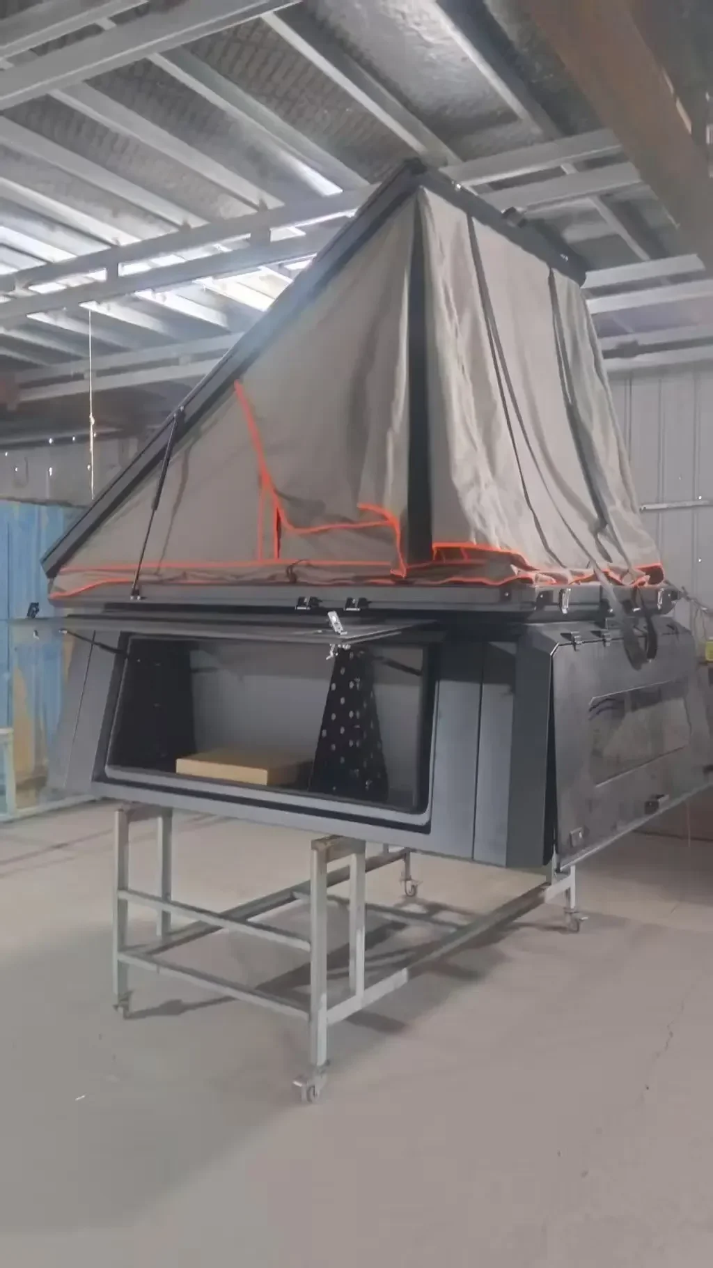 

Новейший горячий товар! Подходит для пикапов, Ford F150, Dodge Ram, Toyota Hilux, жесткой поверхности, встроенной палатки на крыше.