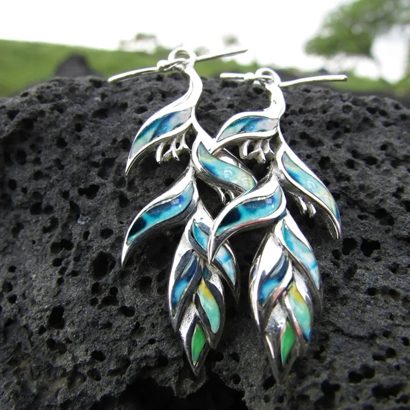 Huitan Leaf Design Hanging Earrings for Women with Irregular Pattern Trendy Female Earrings Daily Wear Party Personality Jewelry