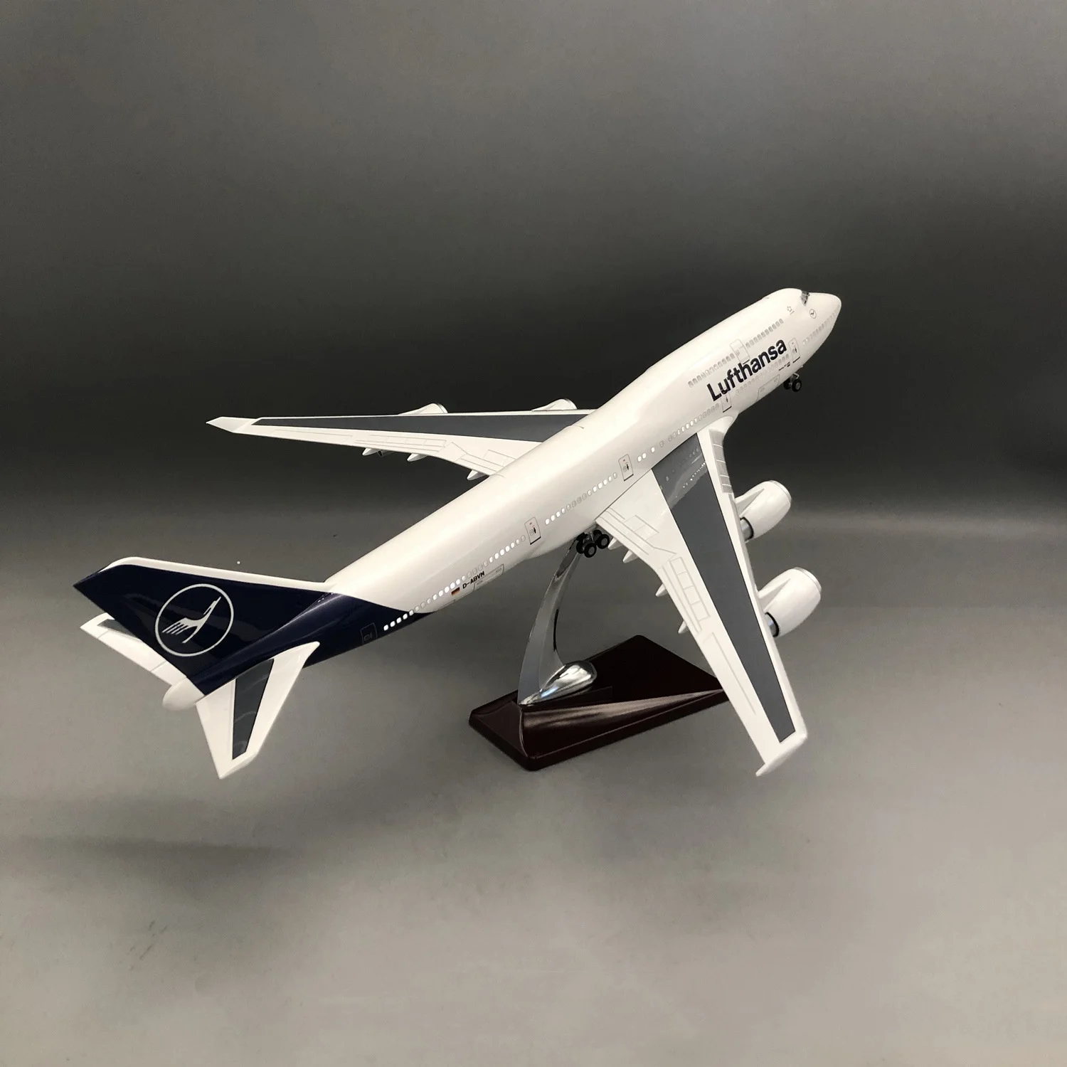 

New 47cm Model Plane Diecast B747 Lufthansa Airways Resin 1/150 Scale Airplanes With Lights Opened Hatch Door Birthday Gift Boys