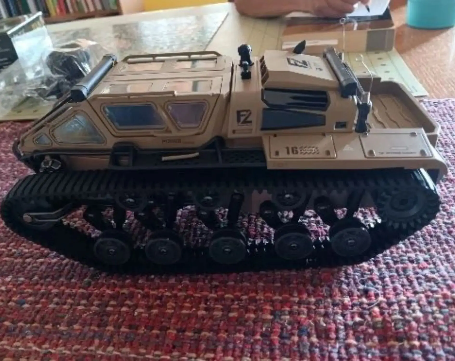 JJRC C8812 1:16 Scale RC Tank 360 Drift 2.4G Remote Control
