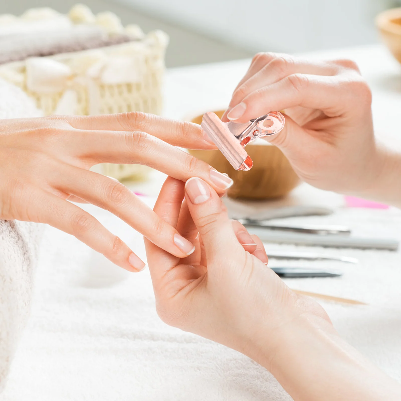 

12pcs Stainless Steel Nail Tip Clips Small Female Art Mold Fingernail Clamp for Salon Home Use High Quality Easy Storage Carry