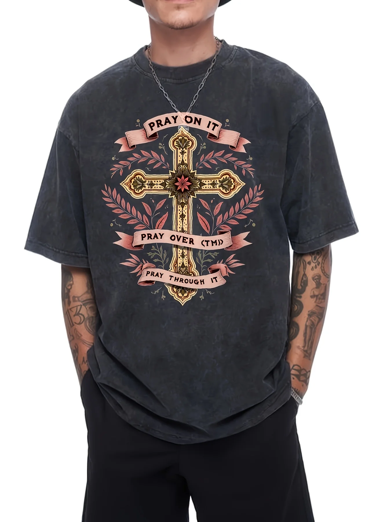 Men's Vintage Washed T-Shirt with Cross Pattern, Prayer-Themed Men's Short-Sleeve T-Shirt, Casual Religious Fashion, Perfect for Family Gatherings, Church Activities, or Everyday Wear