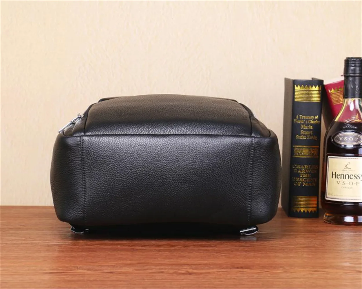 Mochilas de cuero genuino para hombre, morral de estudiante de cuero Natural auténtico, bolso de lujo para ordenador portátil, novedad de 2026