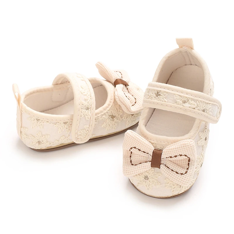 New Baby Girl Mary Jane Flats Cute Floral Embroidery Dress Shoes Non-Slip Crib Shoes Baby Casual Shoes