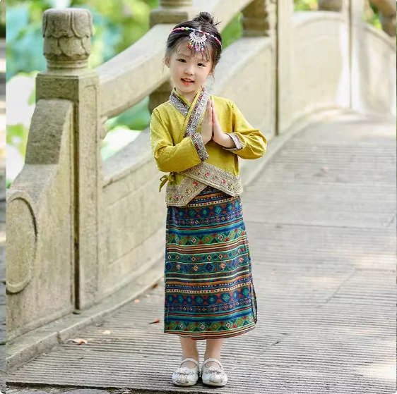 

Chinese Dai Spring Boys' and Girls' Performance Clothing Hanfu Tang Costume