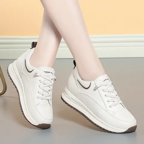봄 가을 패션 Chunky 인과 여성 어머니 신발 걷기 편안한 부드러운 가죽 실행 미끄럼 방지 부드러운 가죽 스니커즈