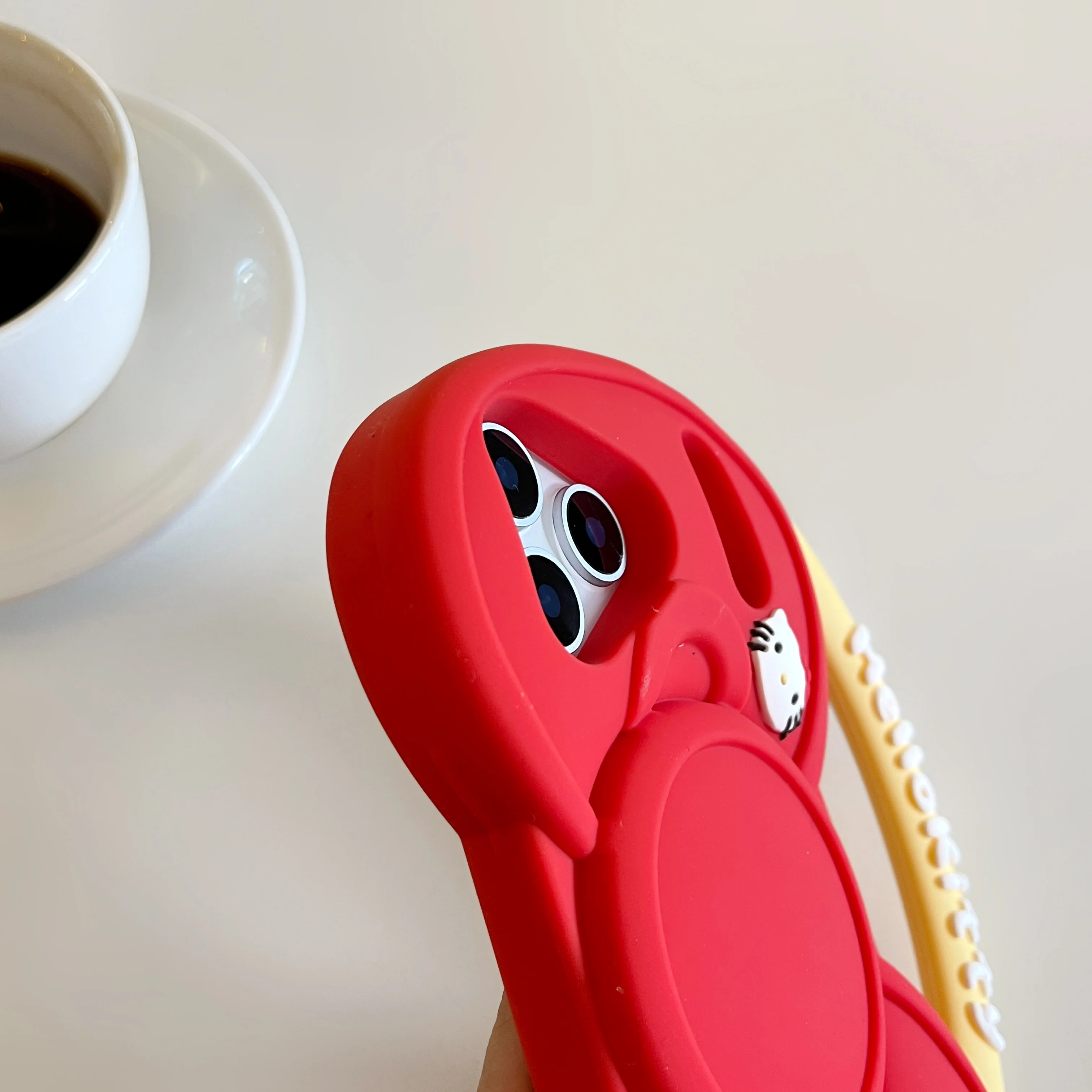 Funda cómoda antideslizante estereoscópica anticaídas para pajarita súper grande para iPhone17 16 12 13 14 15 Pro Max funda roja brillante