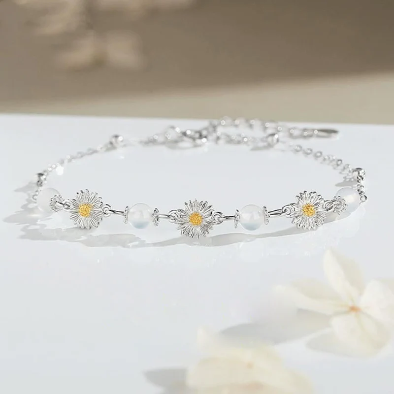 Spring Daisy Necklace for Women Light Luxury High End Flower Beads Bracelet Fashionable Small Fresh Jewelry Set KOFSAC