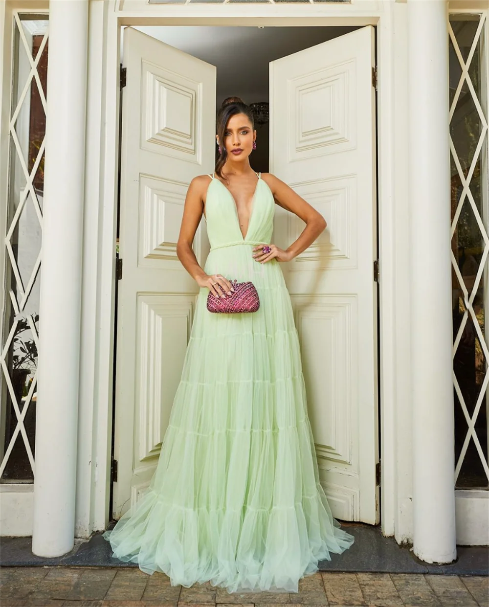 Annie Pale Green Wedding Dress The Tulle A-line Is Elegant Prom Dresses Deep V-neckline And Open Back Bespoke Occasion Dresses