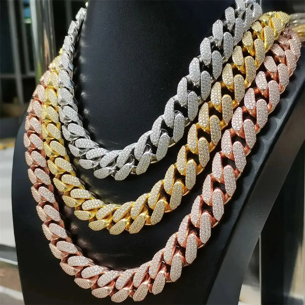 

Pass Diamond Tester with Gra Certificat Iced 3 Rows 18mm Moissanite Hip Hop Silver Maimi Vvs Moissanite Cuban Chain