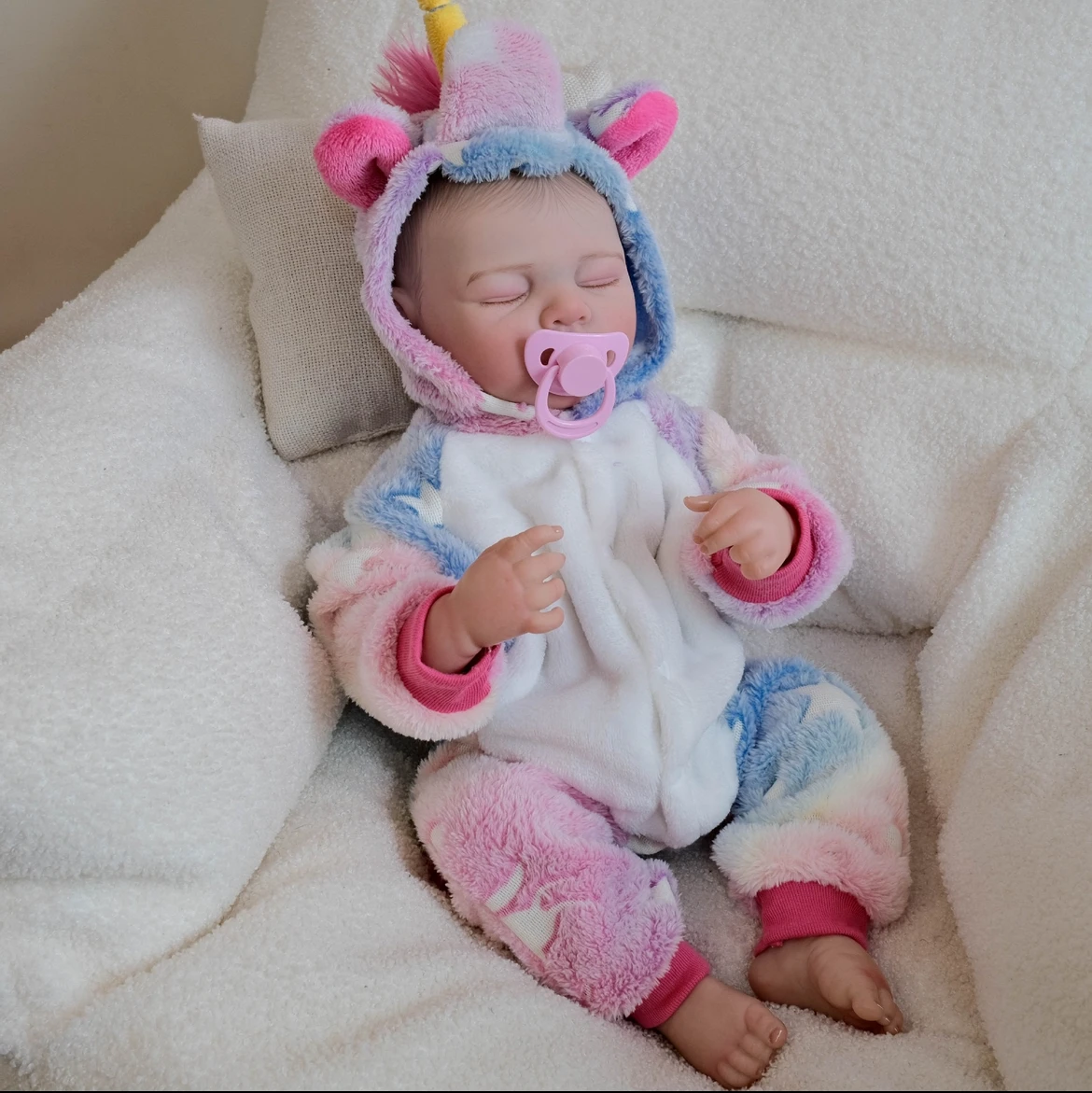 19" Charlotte Reborn Baby - Romper met eenhoornvoet, realistisch slaapgezicht en levensecht - Zoete verzamelbare kunstpop