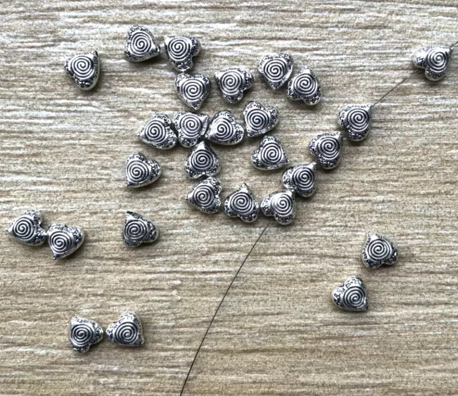 

30pcs 9*8mm Alloy metal tibetan silver color heart shaped spacer beads for jewelry making HW2617