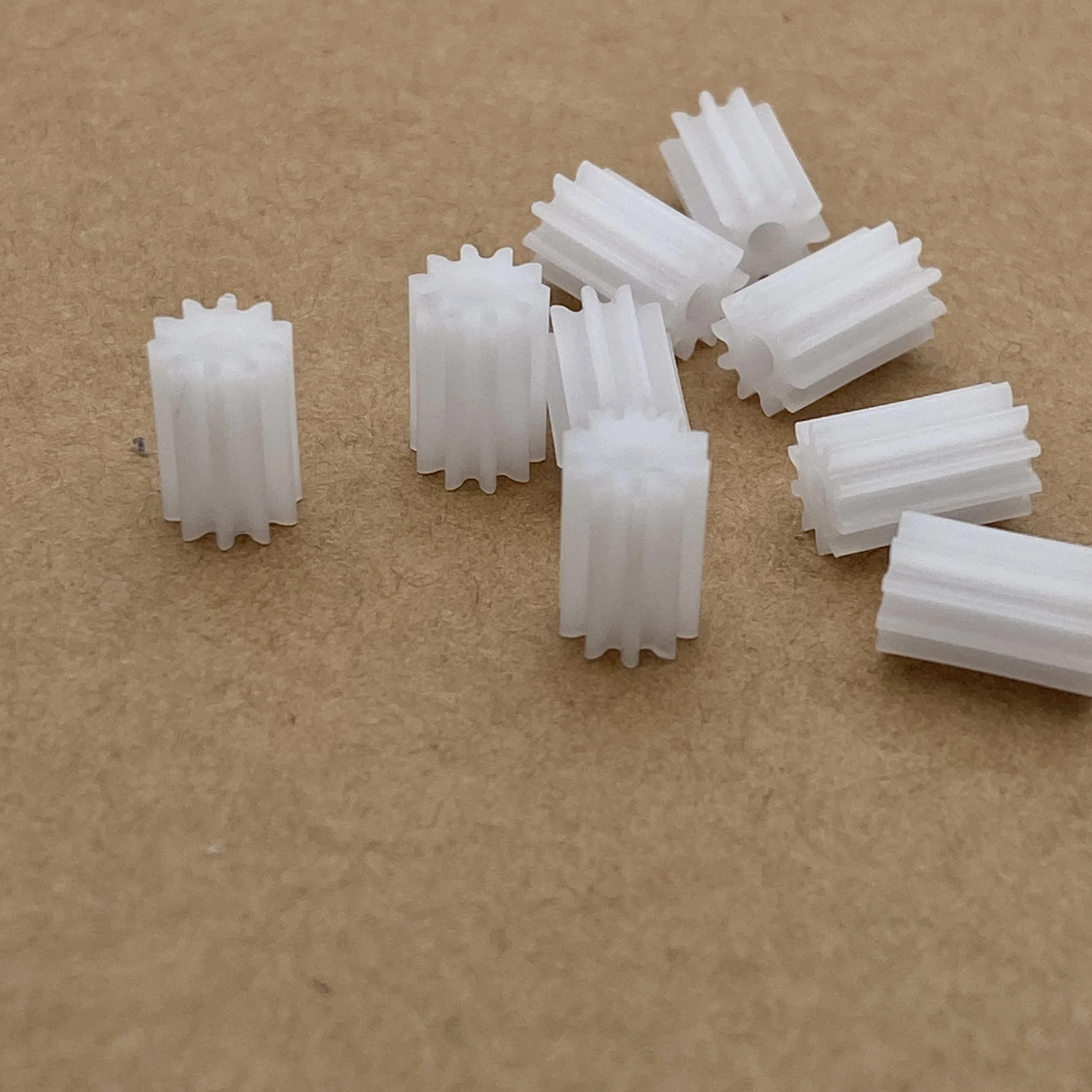 0.5M 10T 1.95MM 2MM Plastic Spindle Gear 9mm Thickness DIY Model Toy Accessories
