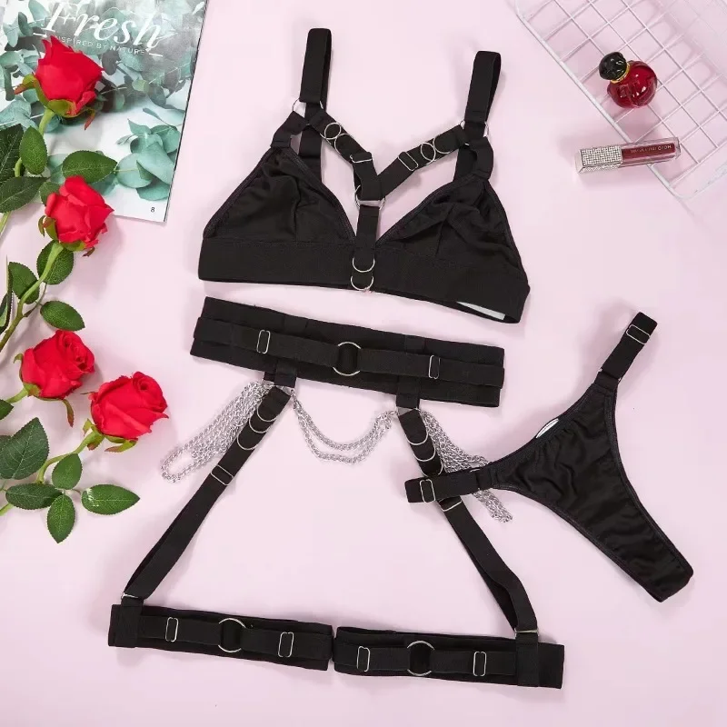 

Toucheart Lencerias Sexy Underwear Fancy Uncensored Metal Chain Patchwork Solid Color Garters Underwear Set Hollow Out Underwear